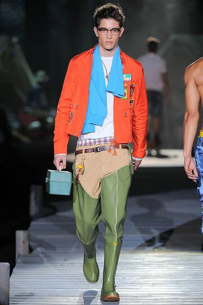 Look 4